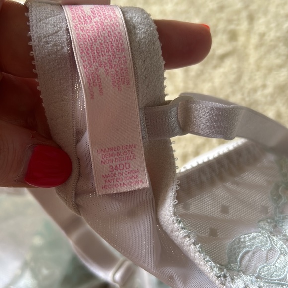 Victorias Secret Unlined Demi Bra - Picture 7 of 7